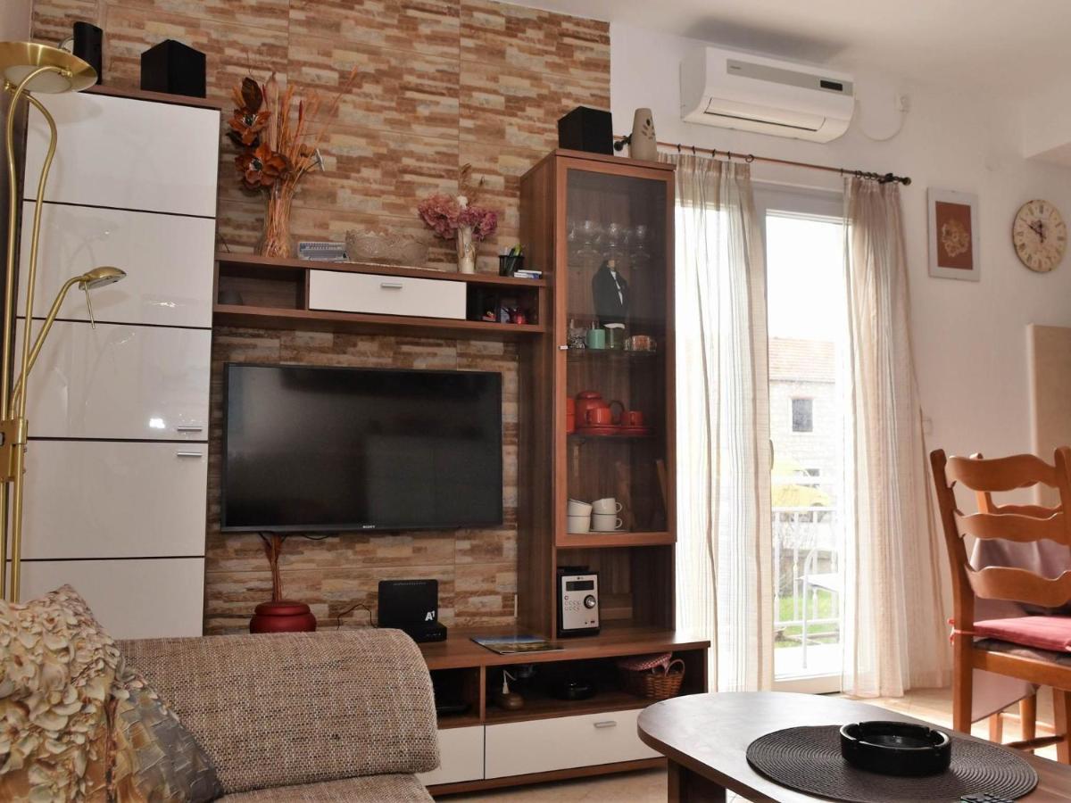 Apartment Manigo Supetar Exterior photo